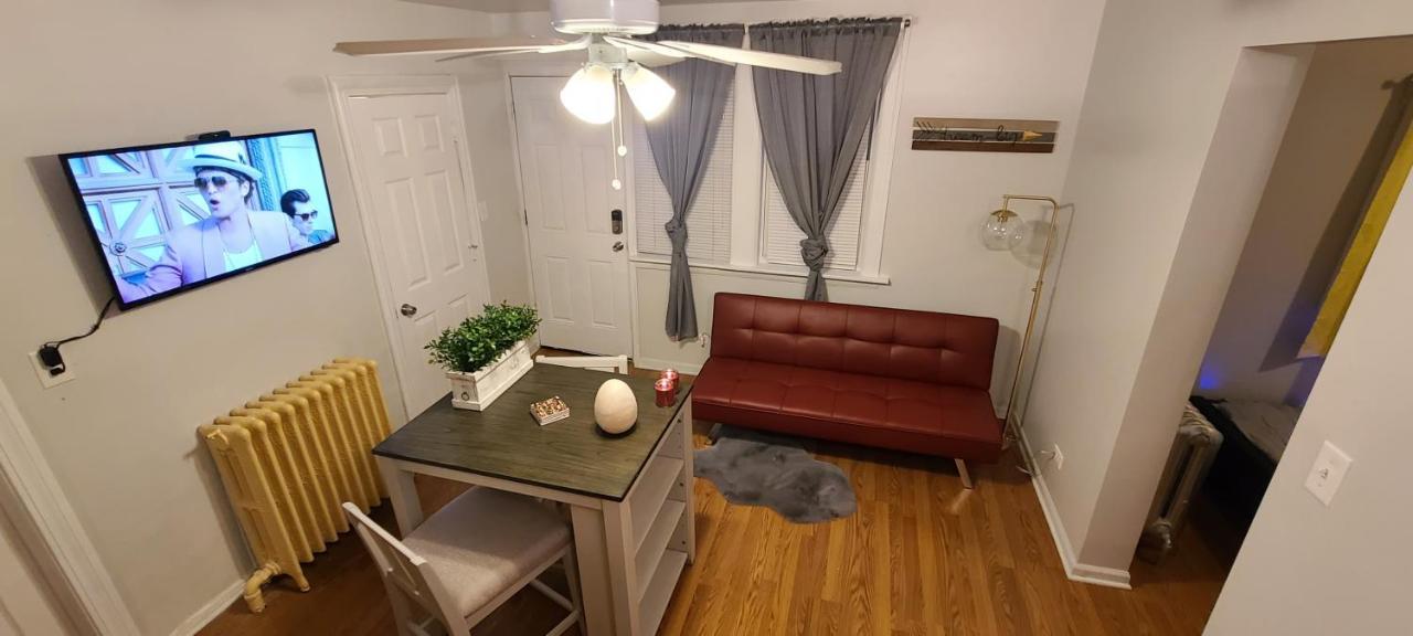 Cozy 1 Bedroom, 1 Min From Irving Park Blue Line, Free Parking Chicago Exteriér fotografie