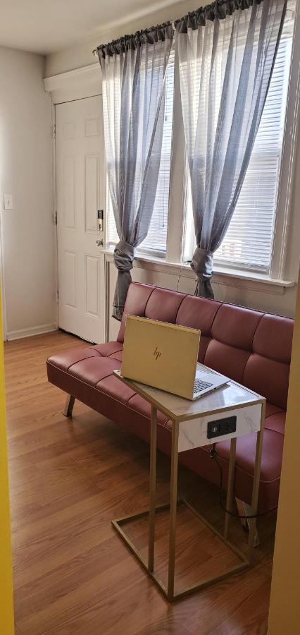Cozy 1 Bedroom, 1 Min From Irving Park Blue Line, Free Parking Chicago Exteriér fotografie