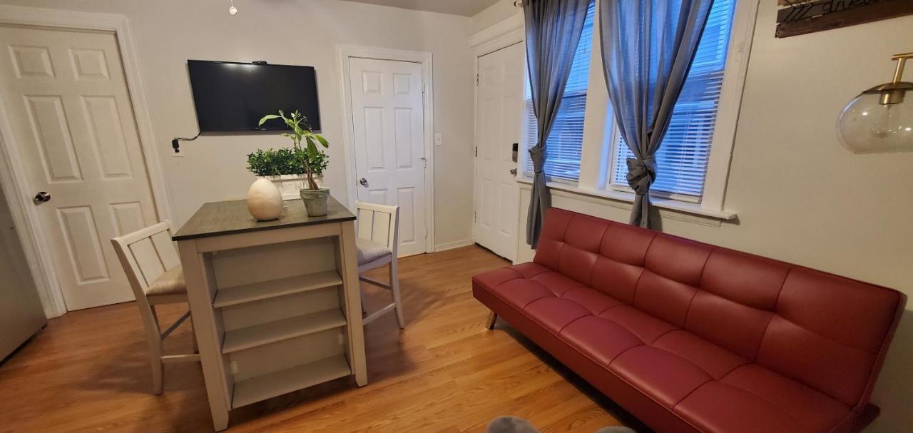 Cozy 1 Bedroom, 1 Min From Irving Park Blue Line, Free Parking Chicago Exteriér fotografie