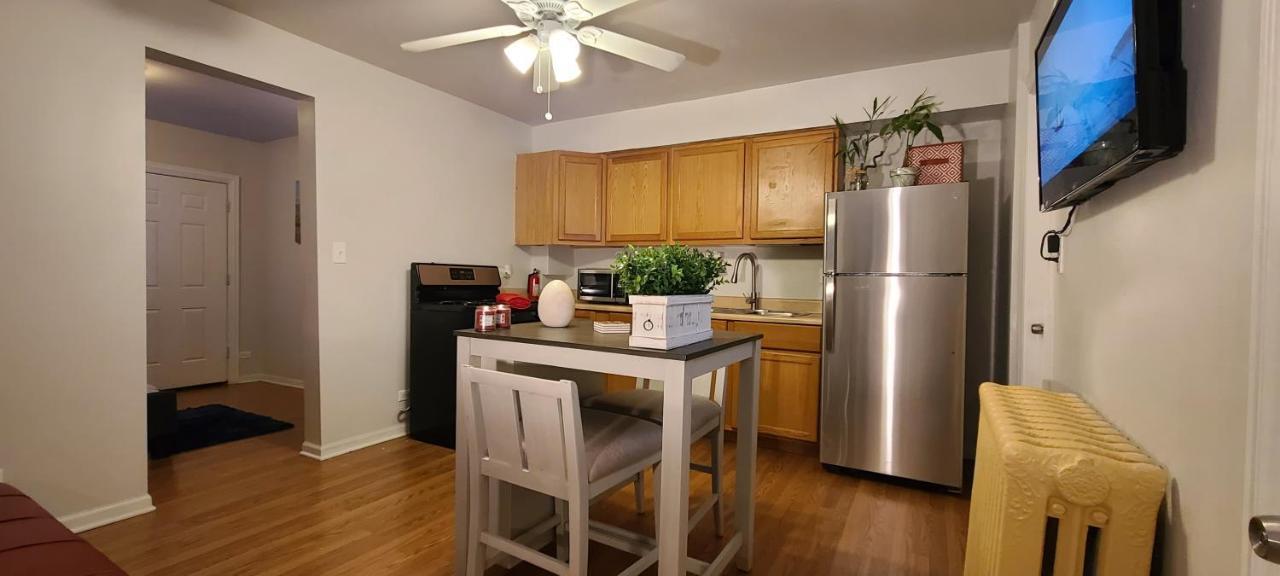 Cozy 1 Bedroom, 1 Min From Irving Park Blue Line, Free Parking Chicago Exteriér fotografie